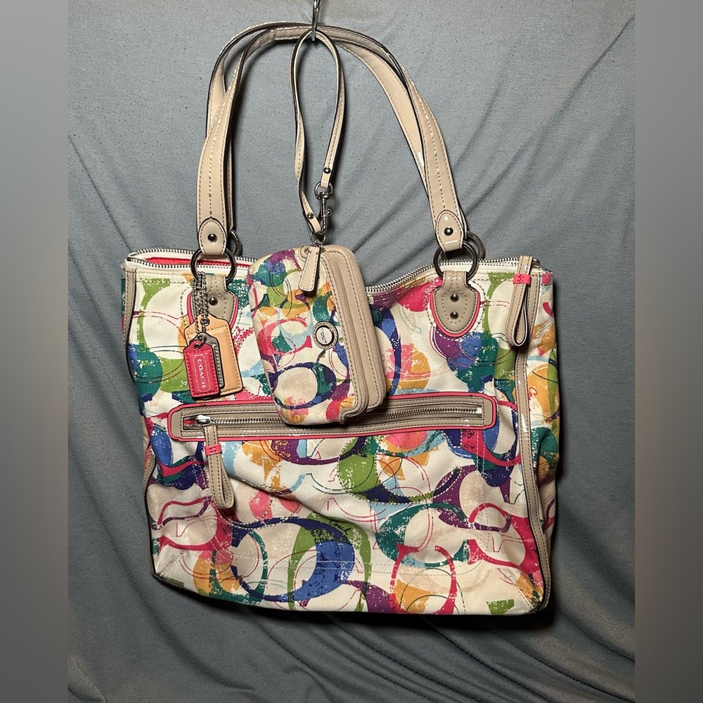 Coach Poppy Hallie Tote Signature C with wallet